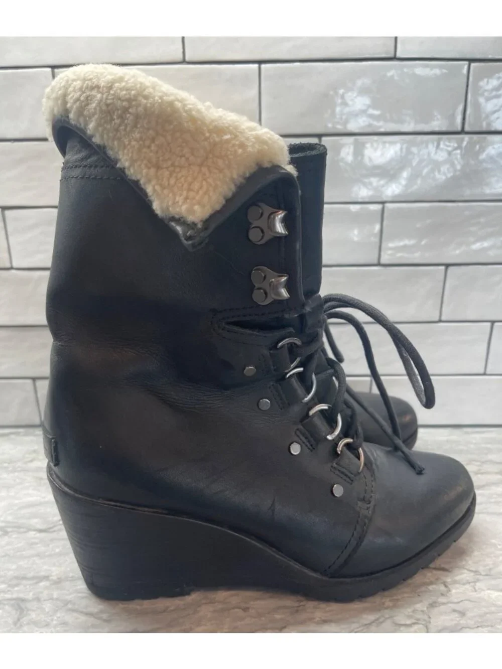 Sorel Womens 9.5 NL2966 Black Leather Joan of Arctic Wedge Boots Fleece Collar